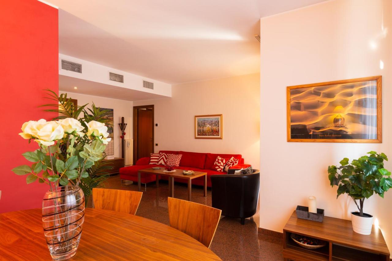 Fara Haus Deluxe - 2 Bedrooms Milan Luaran gambar